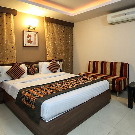 Oyo 4161 Hotel Shailly Inn Ahmedabad Bagian luar foto