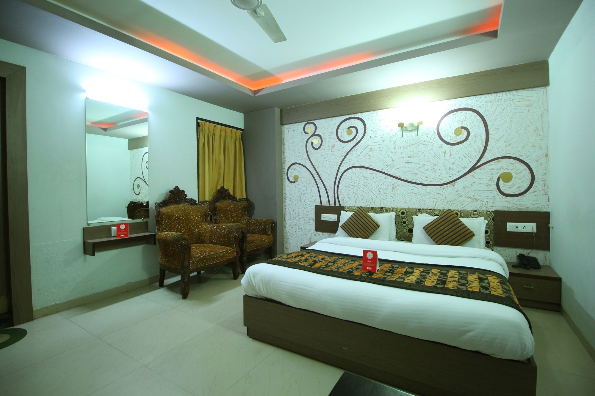 Oyo 4161 Hotel Shailly Inn Ahmedabad Bagian luar foto