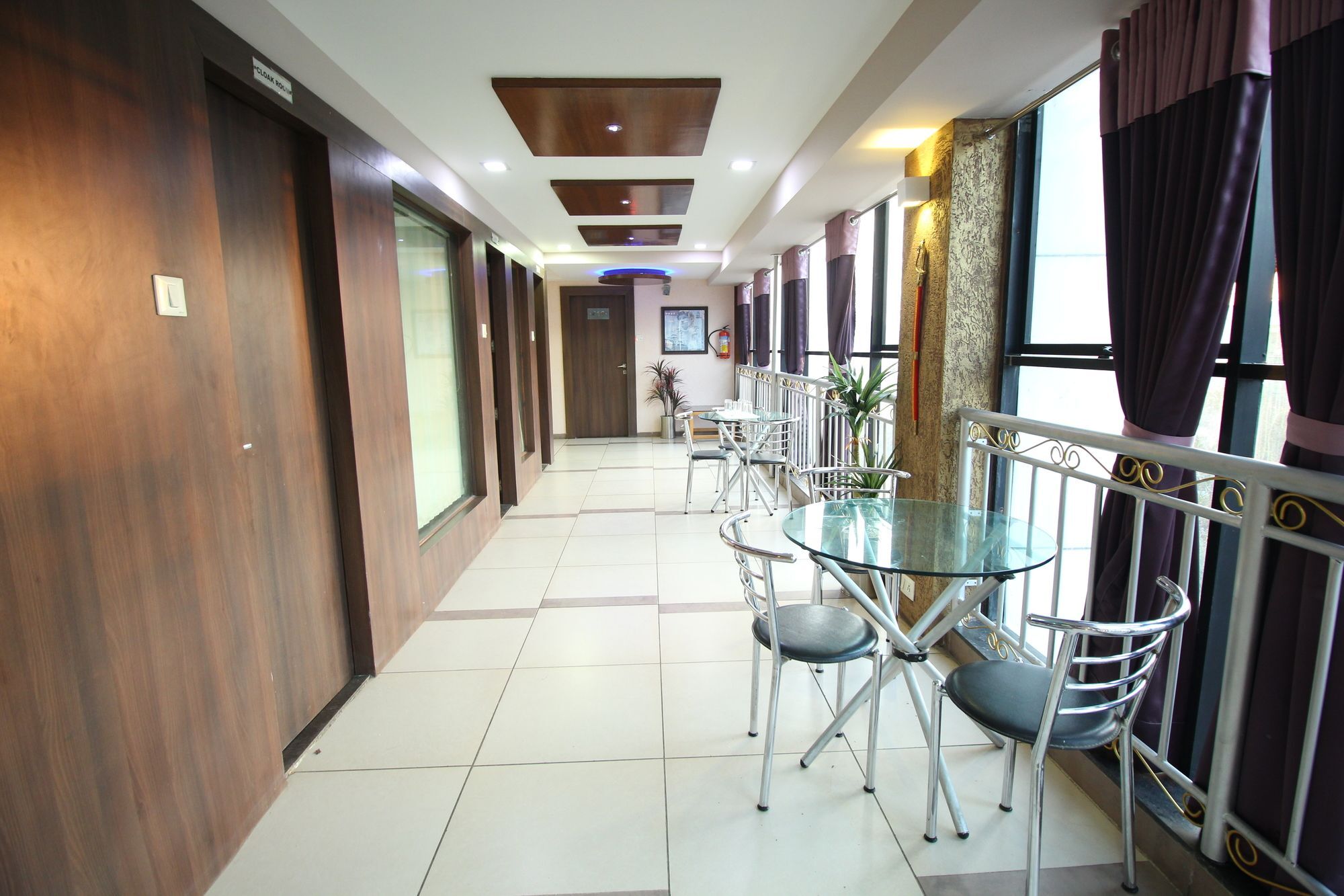 Oyo 4161 Hotel Shailly Inn Ahmedabad Bagian luar foto
