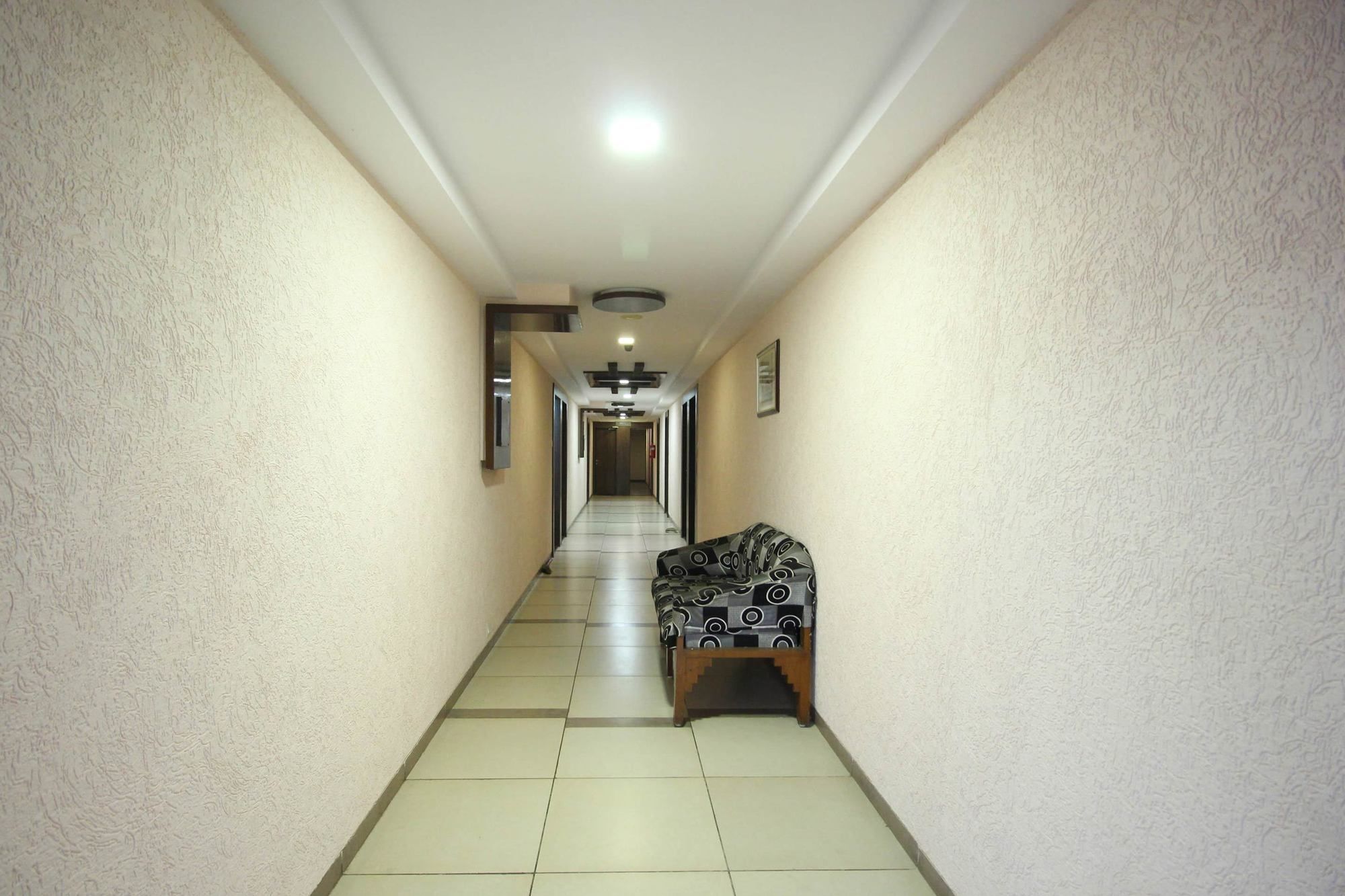 Oyo 4161 Hotel Shailly Inn Ahmedabad Bagian luar foto