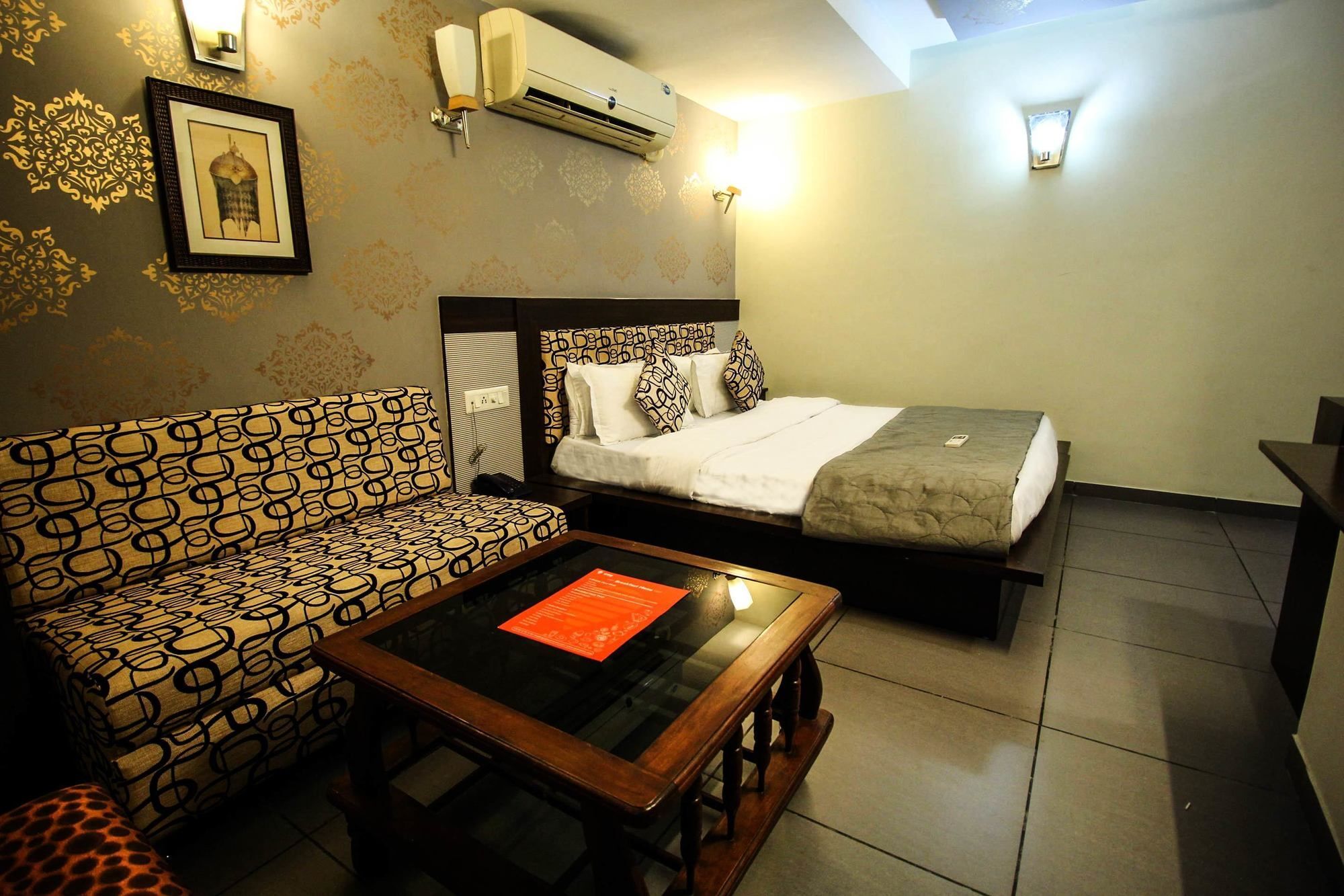 Oyo 4161 Hotel Shailly Inn Ahmedabad Bagian luar foto