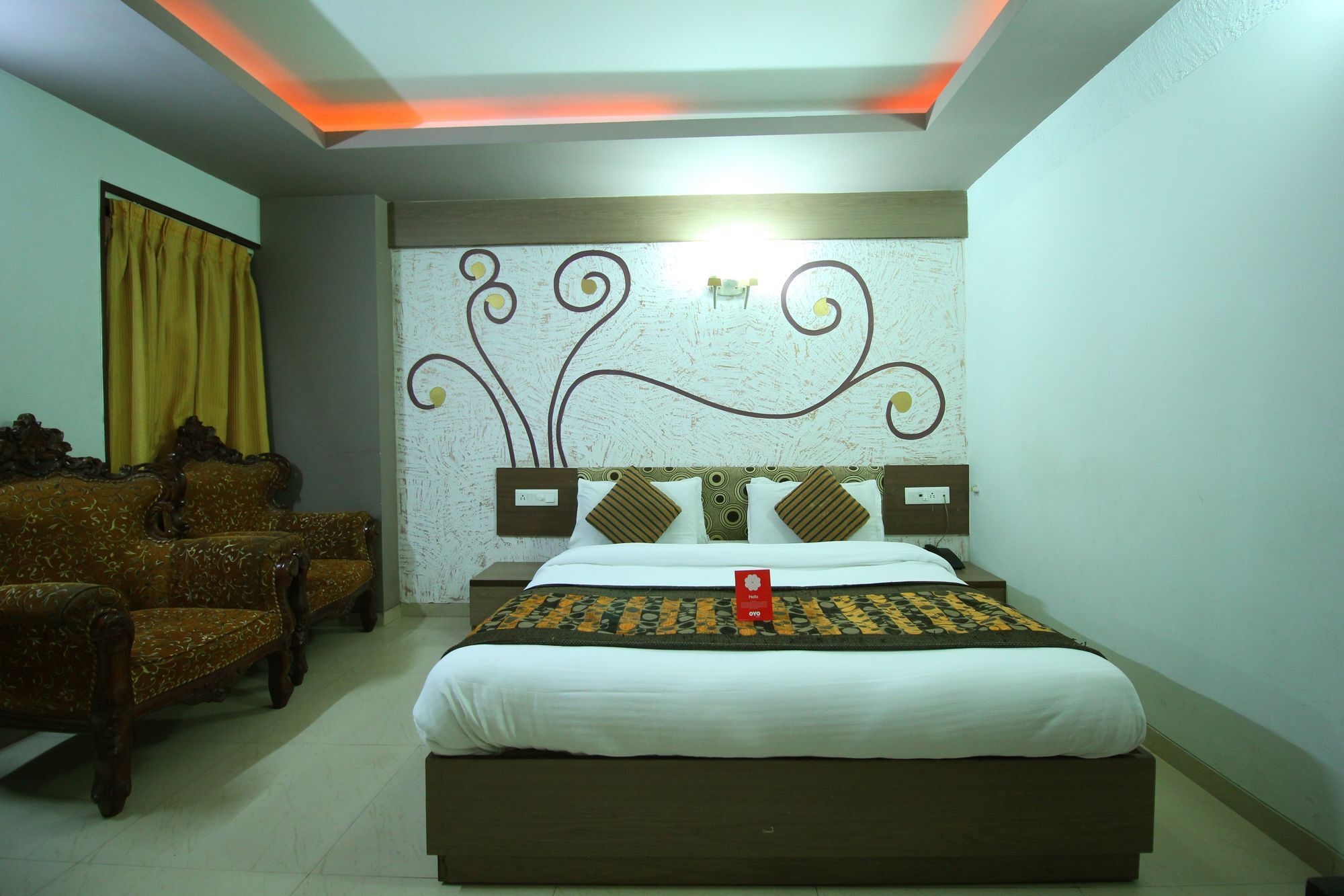 Oyo 4161 Hotel Shailly Inn Ahmedabad Bagian luar foto